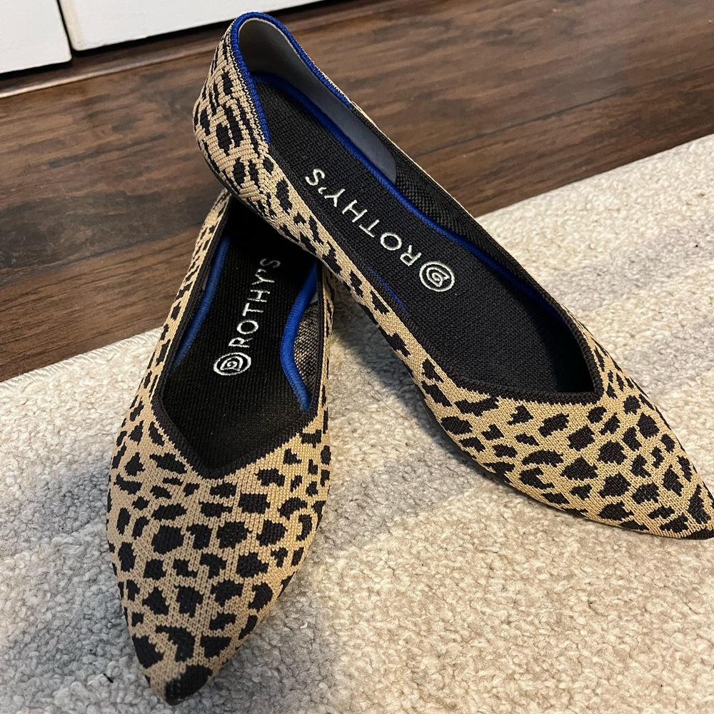 Rothy’s Leopard Pointa